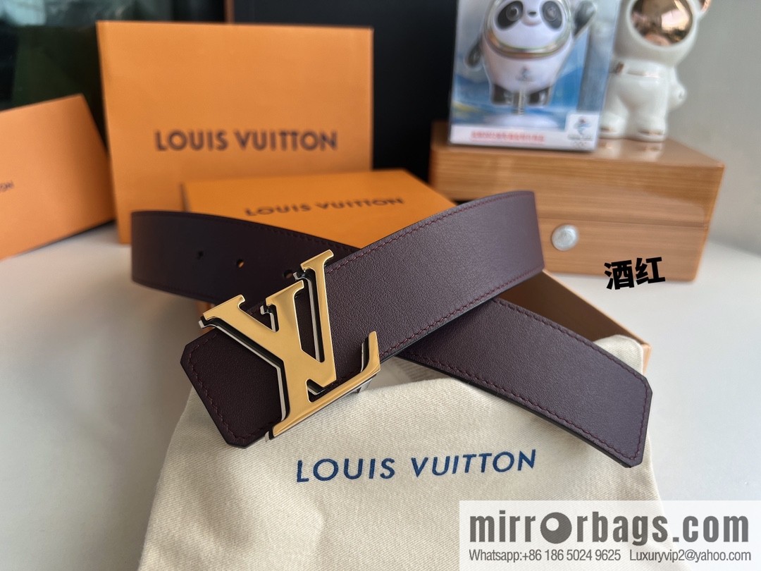 LV/Louis Vuitton, iconic LV Initiales logo men's 40mm belt