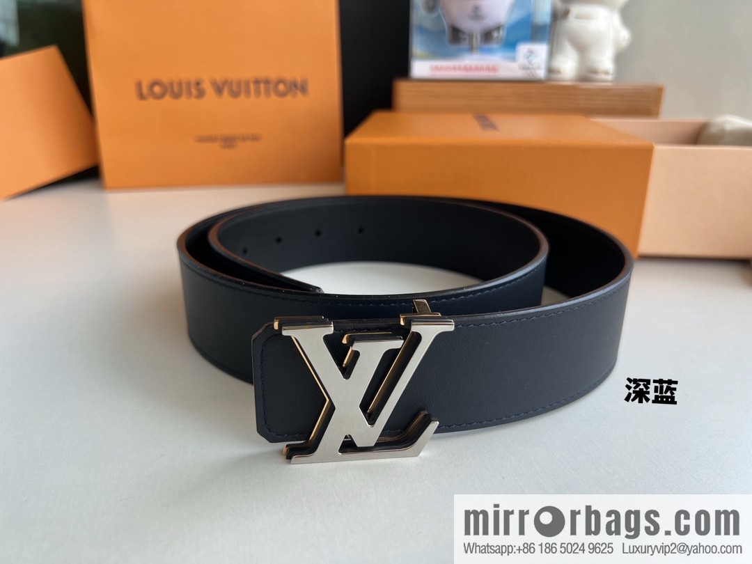 LV/Louis Vuitton, iconic LV Initiales logo men's 40mm belt