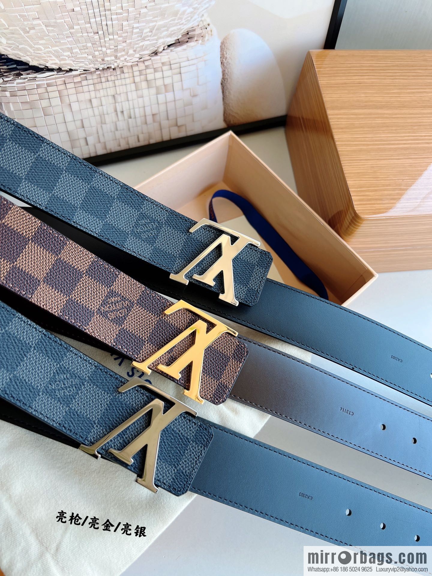 LV/Louis Vuitton Monogram Canvas. Damier Canvas Men's 40mm Belt
