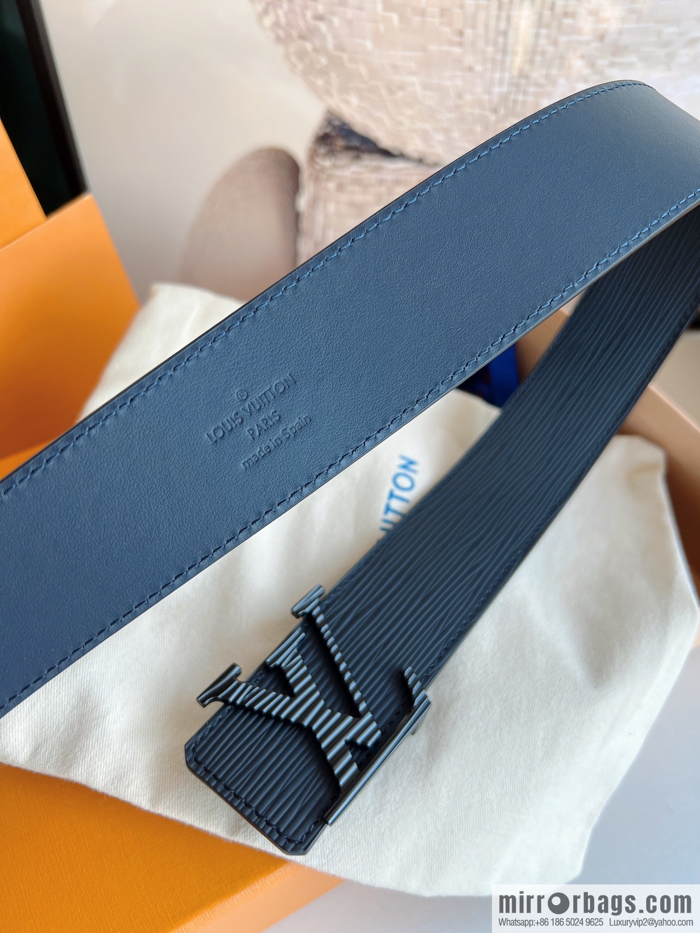 LV/Louis Vuitton, original quality LV Initiales. 40mm black water ripple belt