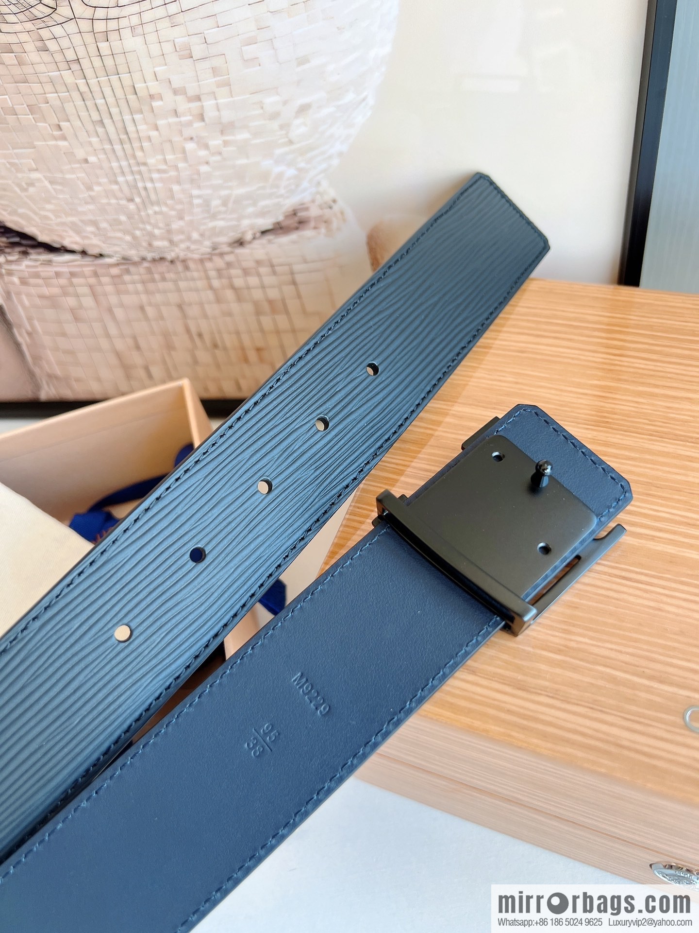 LV/Louis Vuitton, original quality LV Initiales. 40mm black water ripple belt