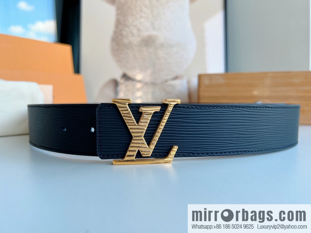 LV/Louis Vuitton, original quality LV Initiales. 40mm black water ripple belt