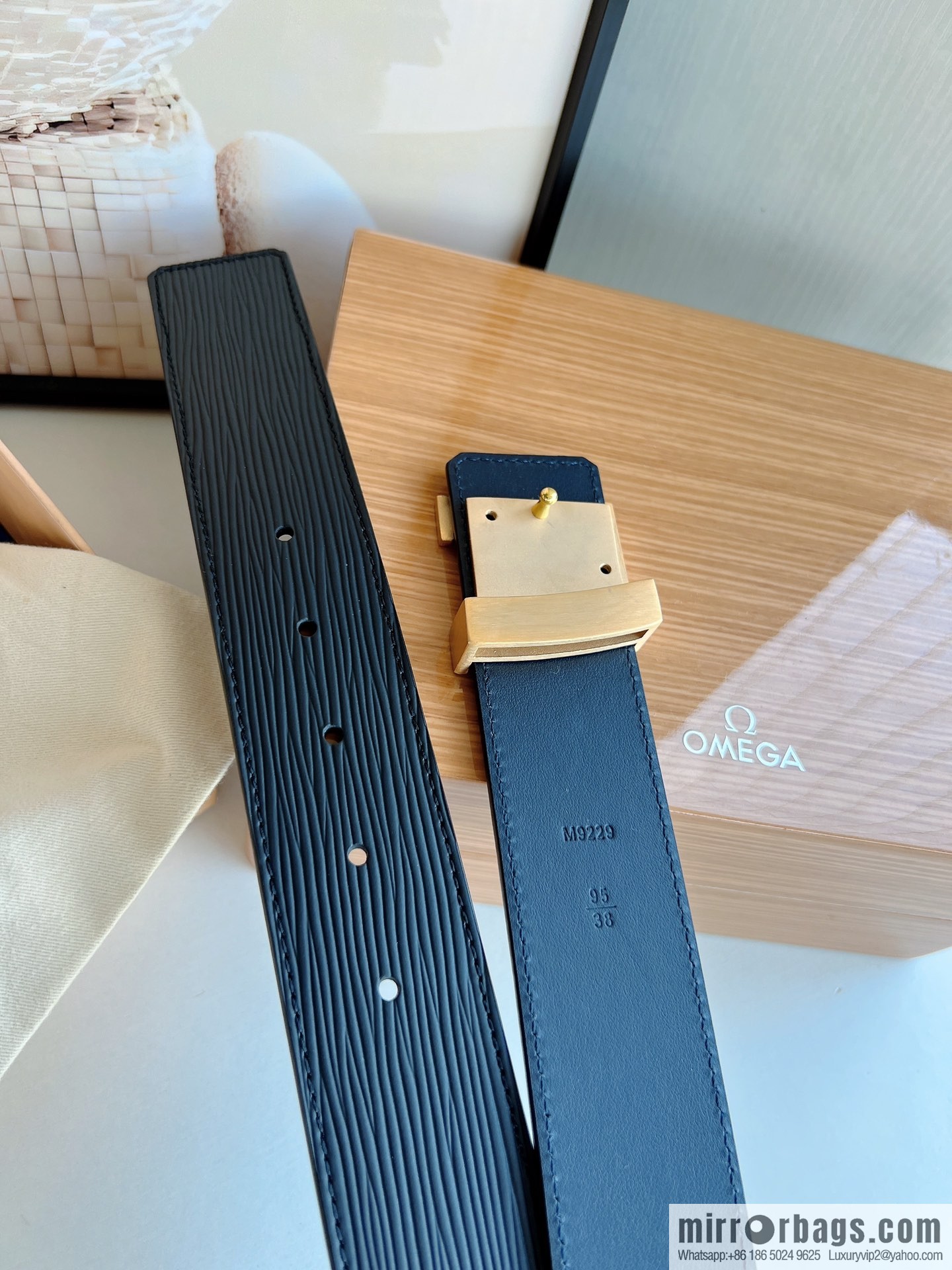 LV/Louis Vuitton, original quality LV Initiales. 40mm black water ripple belt