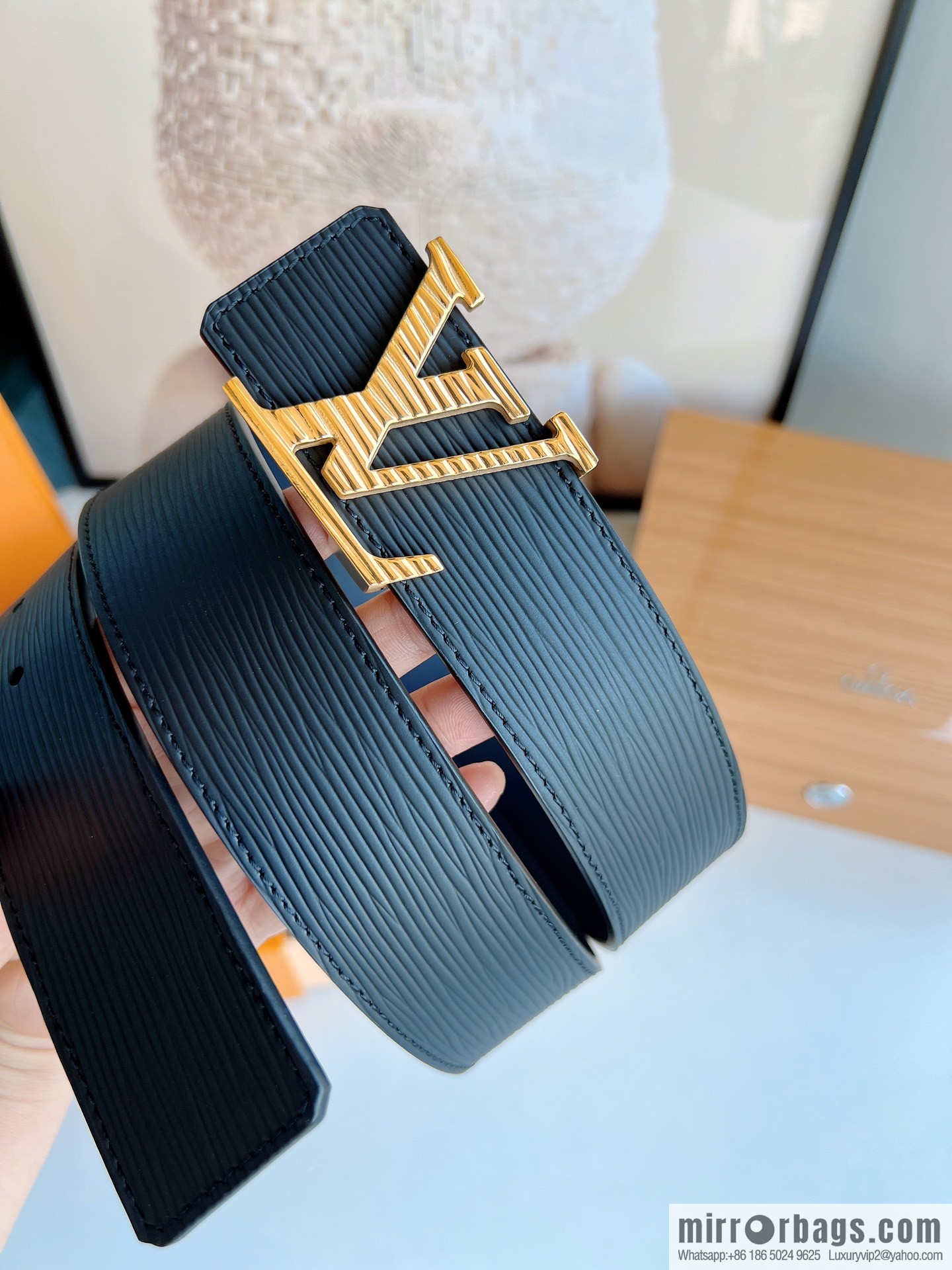 LV/Louis Vuitton, original quality LV Initiales. 40mm black water ripple belt