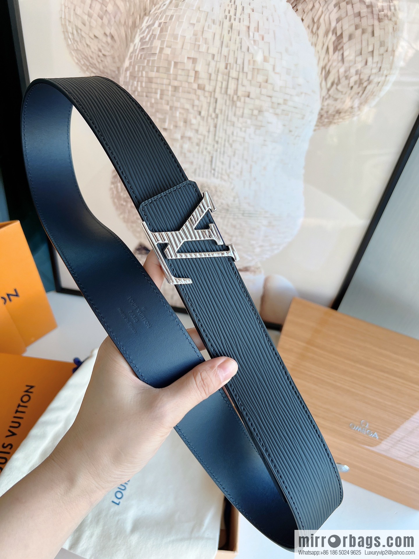 LV/Louis Vuitton, original quality LV Initiales. 40mm black water ripple belt