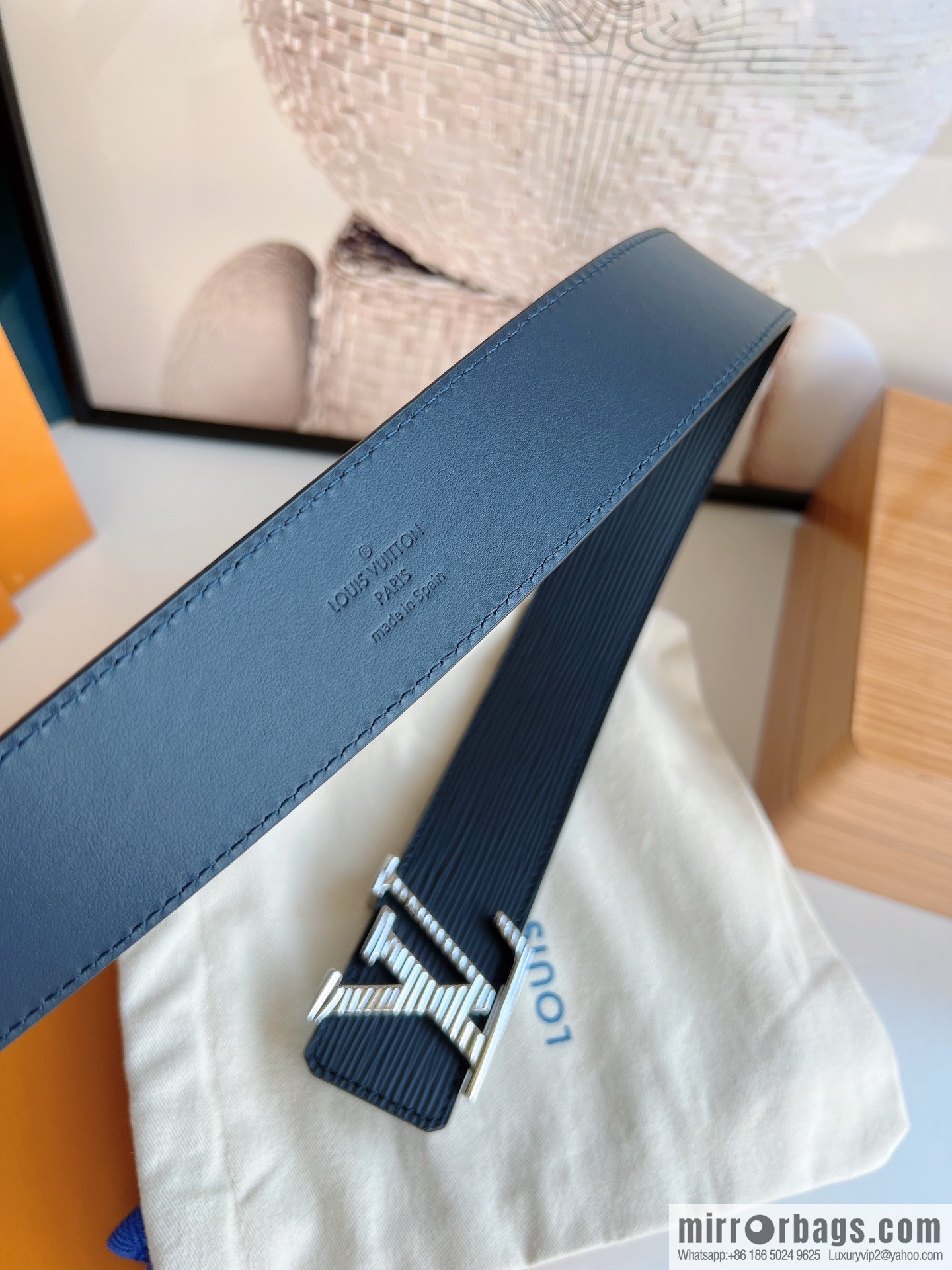 LV/Louis Vuitton, original quality LV Initiales. 40mm black water ripple belt