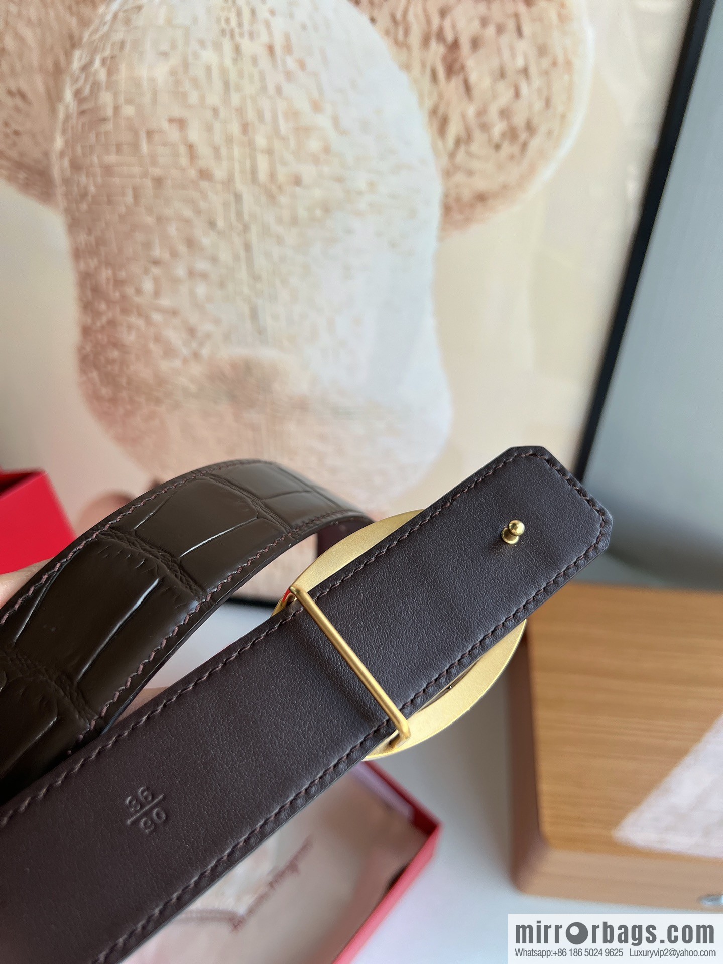 Salvatore Ferragamo Men's 3.5cm stainless steel flip resin buckle, imported cowhide pressed crocodile belt