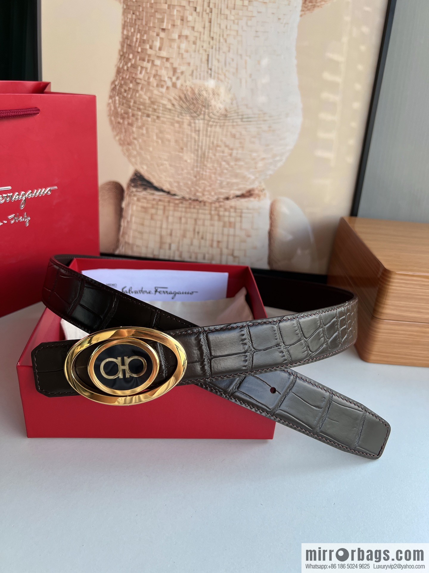 Salvatore Ferragamo Men's 3.5cm stainless steel flip resin buckle, imported cowhide pressed crocodile belt