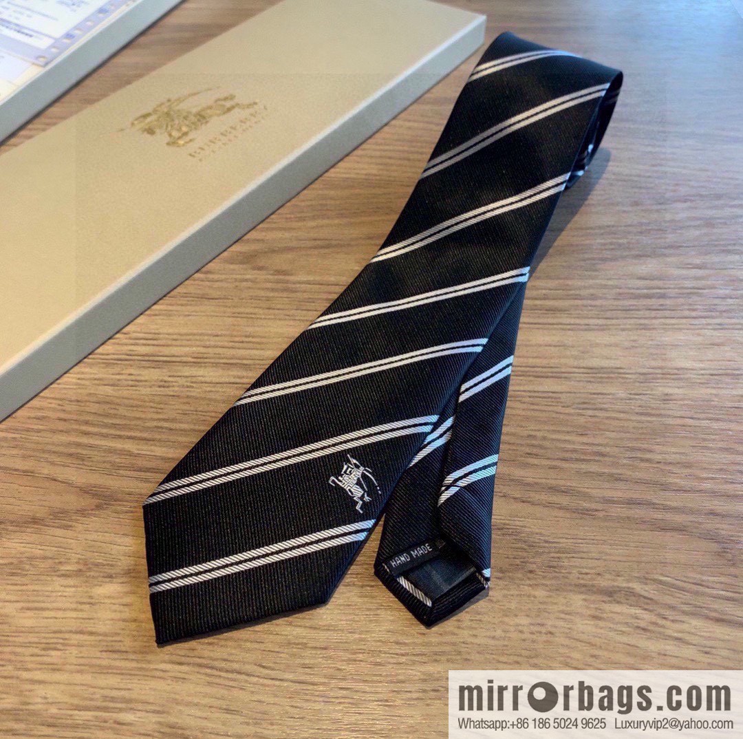 Burberry 100% Top Jacquard Silk Tie