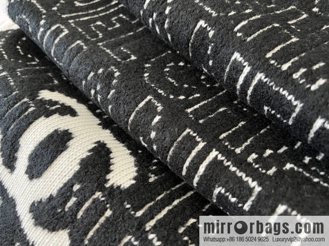Chanel double-sided letter cashmere scarf