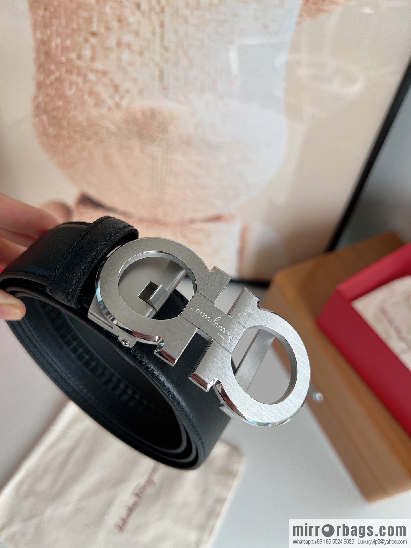 Ferragamo Ferragamo, double-sided first-layer cowhide belt with alveolar belt 3.5cm