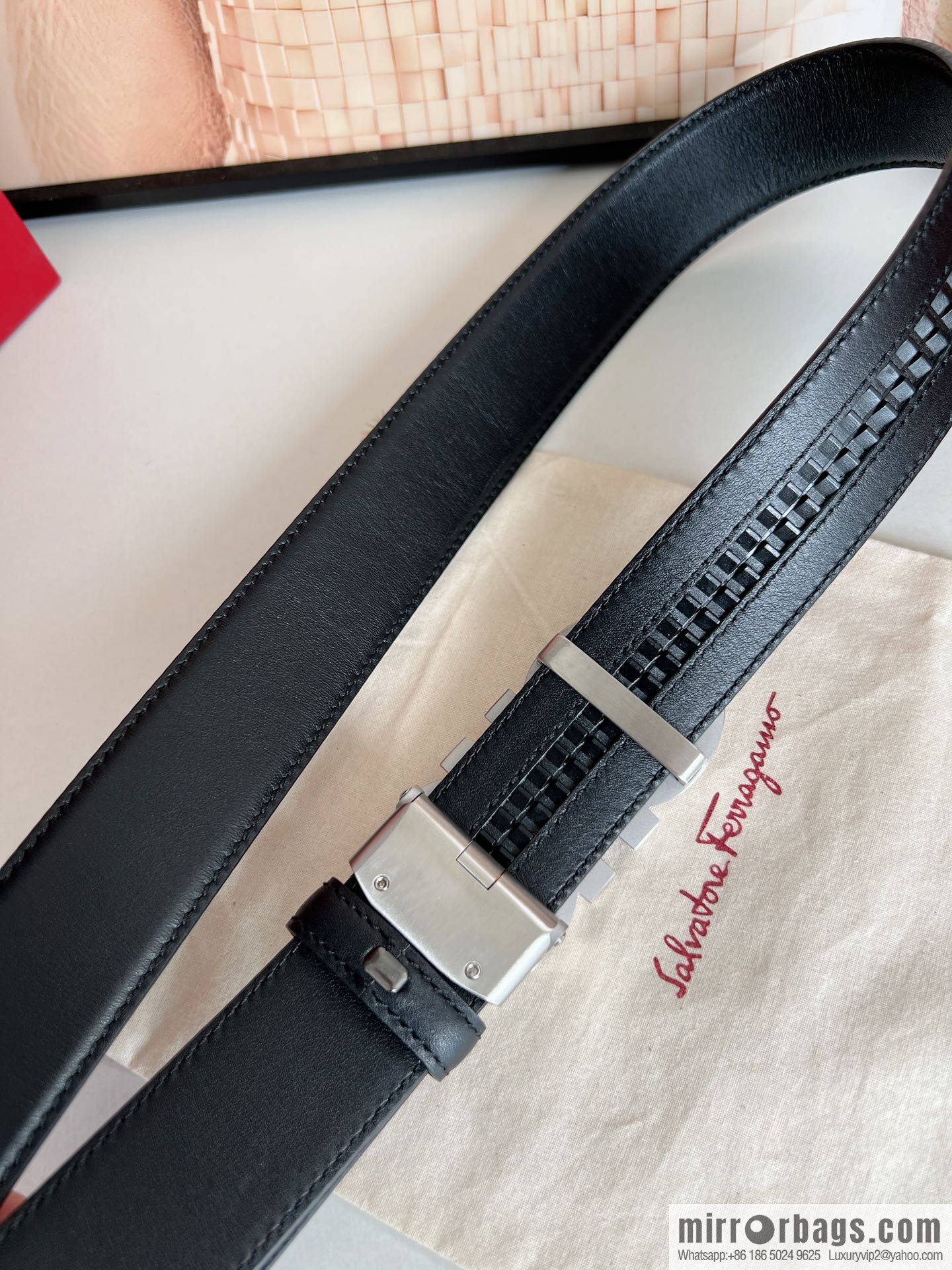 Ferragamo Ferragamo, double-sided first-layer cowhide belt with alveolar belt 3.5cm