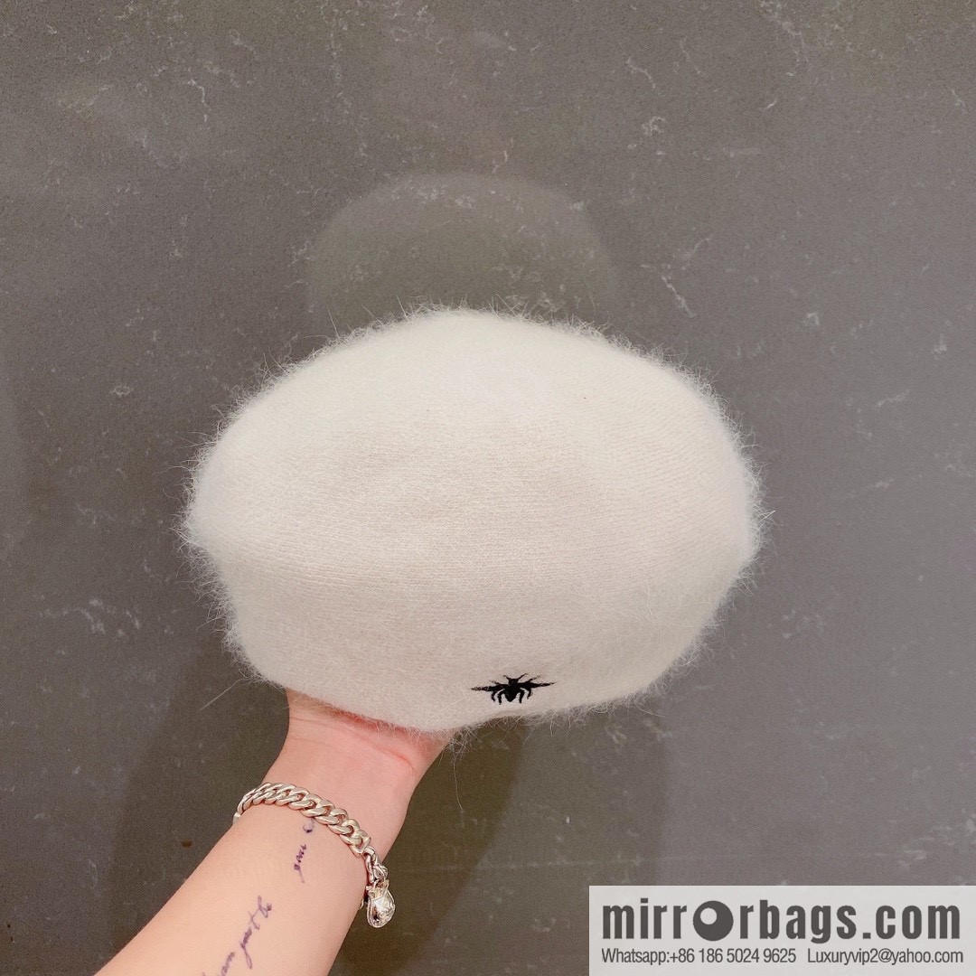 Dior 2022 autumn and winter new knitted rabbit fur beret