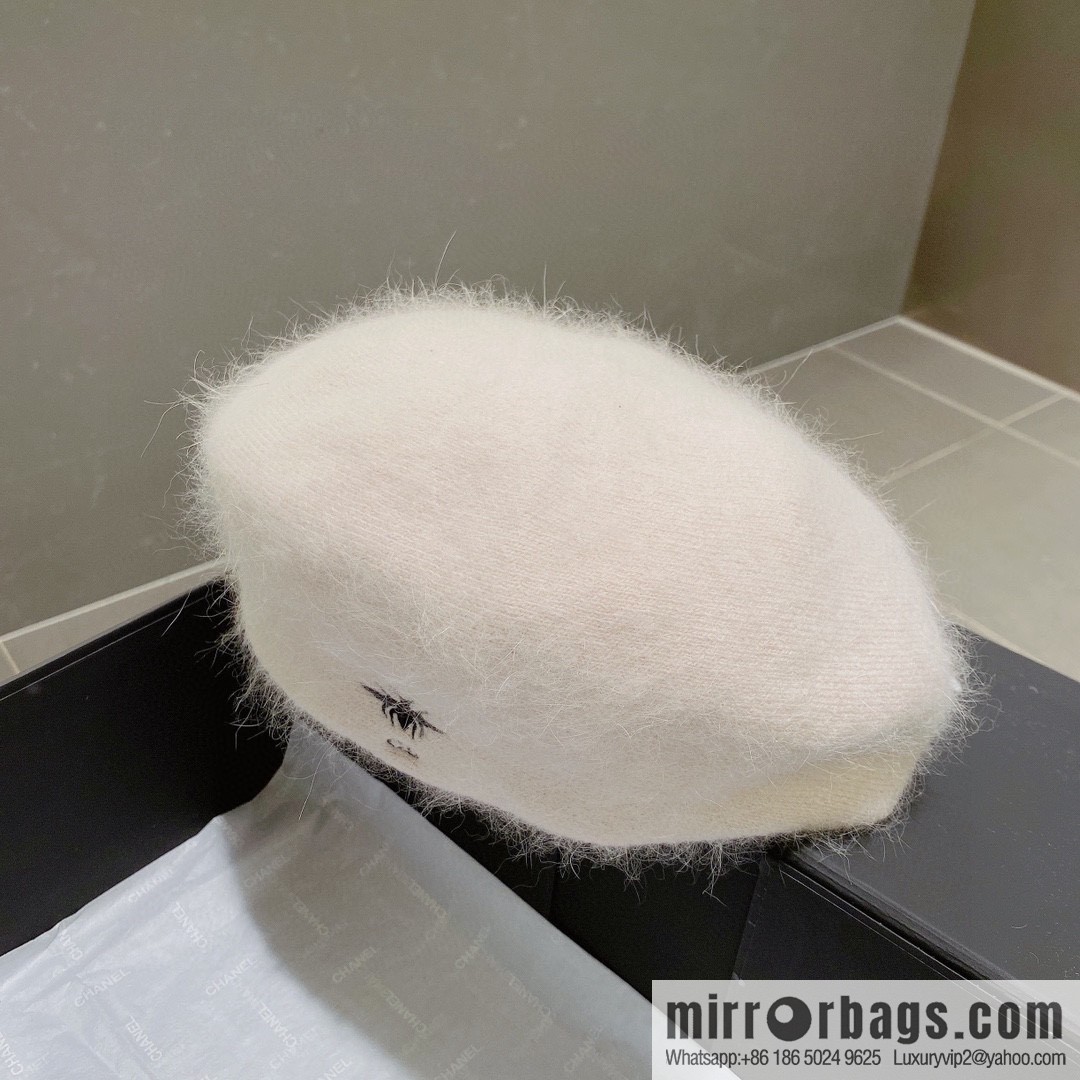 Dior 2022 autumn and winter new knitted rabbit fur beret