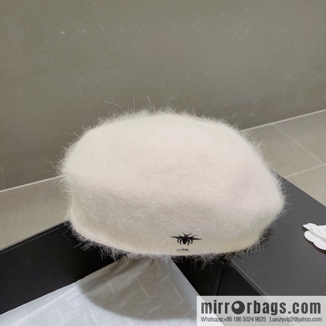 Dior 2022 autumn and winter new knitted rabbit fur beret