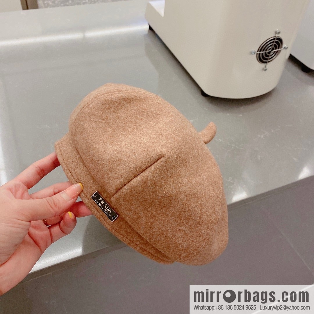 Prada autumn and winter new beret