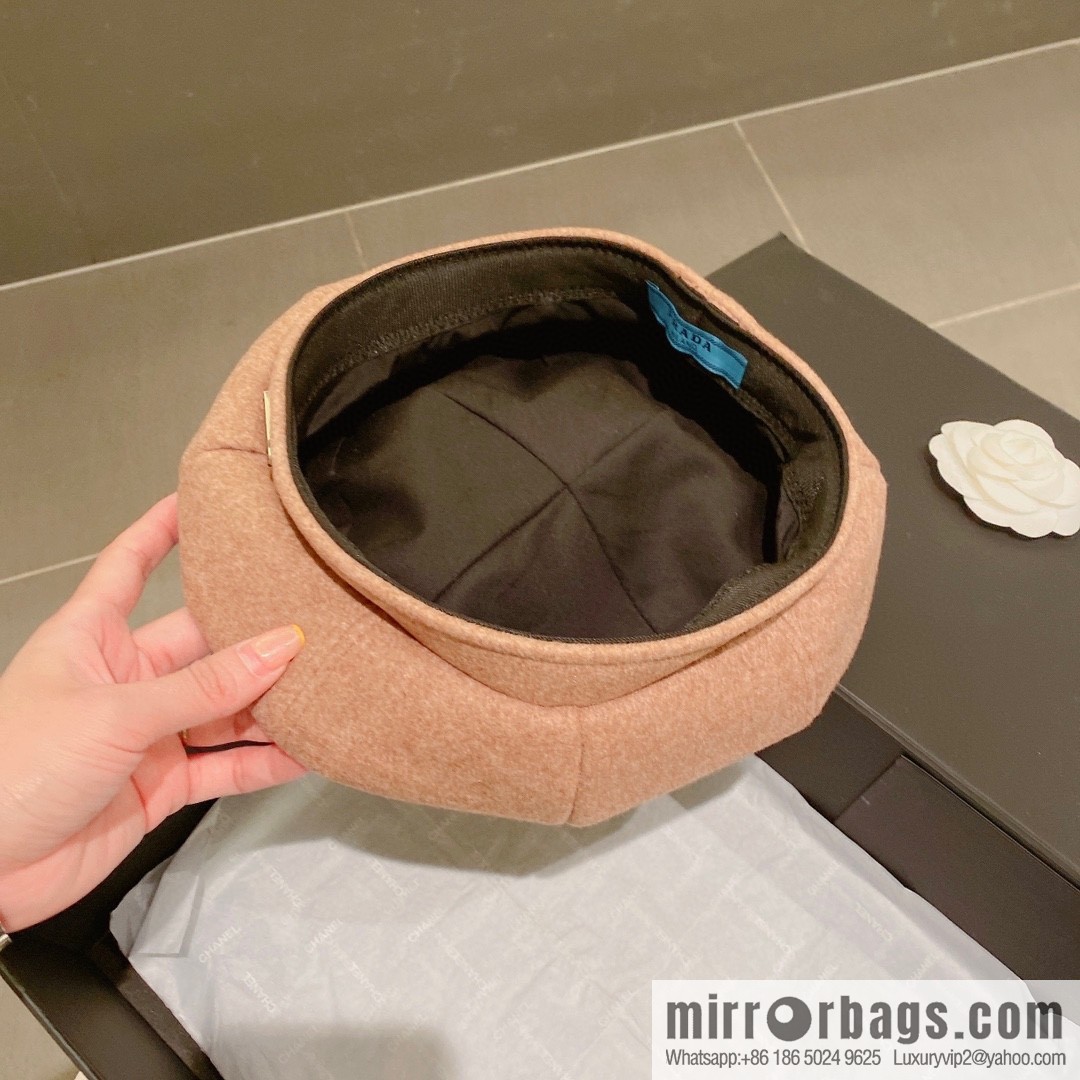 Prada autumn and winter new beret