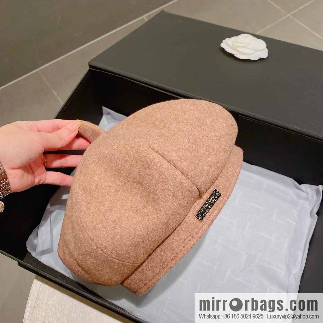 Prada autumn and winter new beret