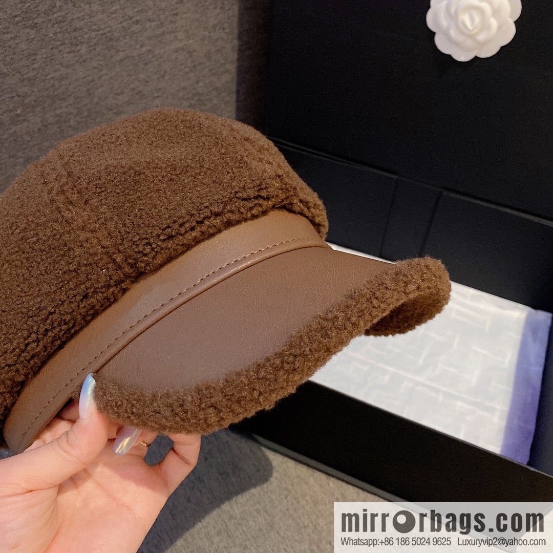 Miumiu Miumiu 2022 autumn and winter new lamb wool cap