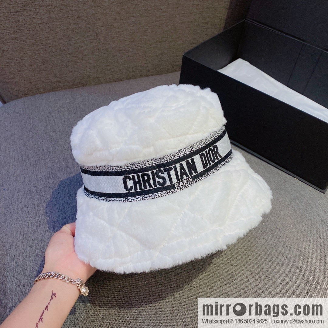Dior 2022 autumn and winter new thickened warm bucket hat