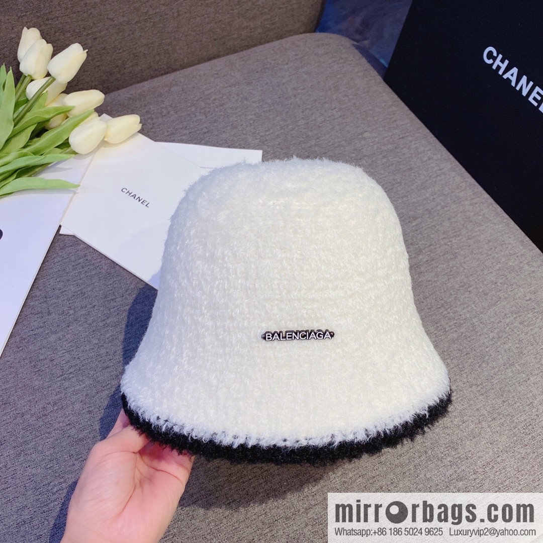 Balenciaga 2022 autumn and winter new lamb wool cold hat