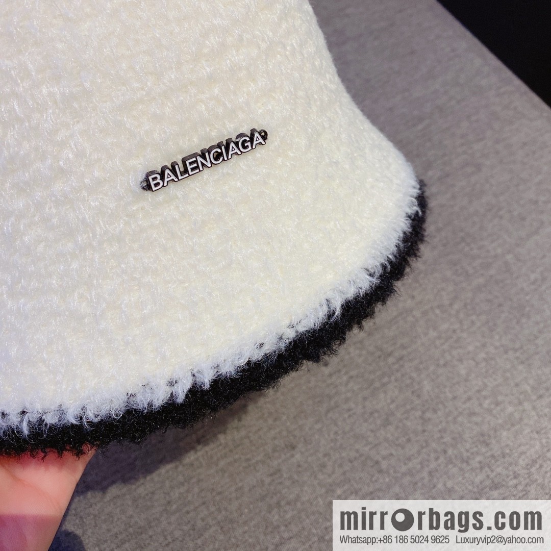 Balenciaga 2022 autumn and winter new lamb wool cold hat