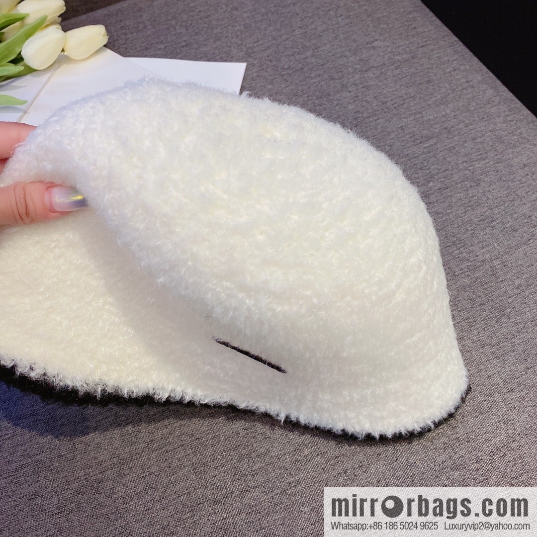 Balenciaga 2022 autumn and winter new lamb wool cold hat