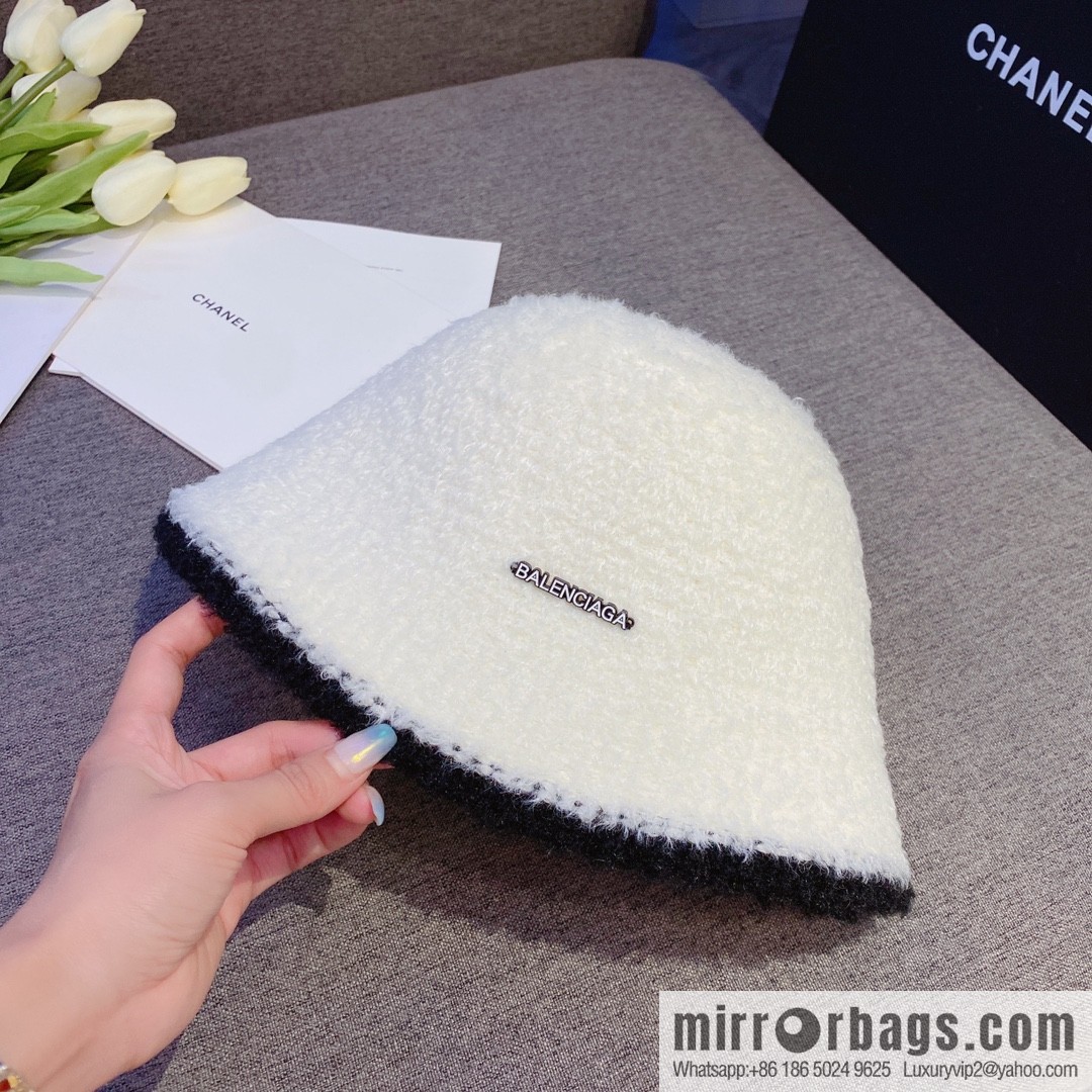 Balenciaga 2022 autumn and winter new lamb wool cold hat