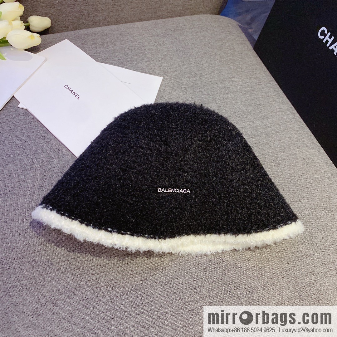 Balenciaga 2022 autumn and winter new lamb wool cold hat