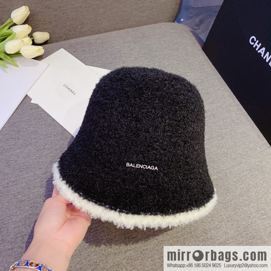 Balenciaga 2022 autumn and winter new lamb wool cold hat