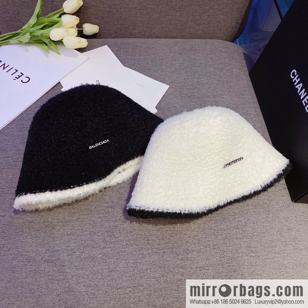 Balenciaga 2022 autumn and winter new lamb wool cold hat