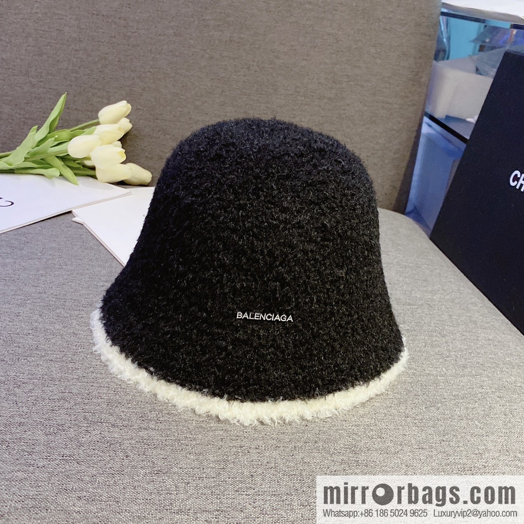 Balenciaga 2022 autumn and winter new lamb wool cold hat