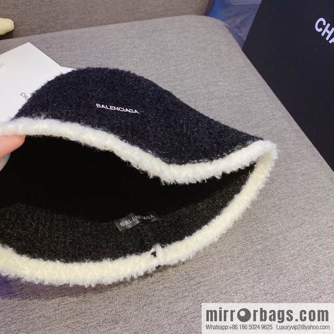 Balenciaga 2022 autumn and winter new lamb wool cold hat