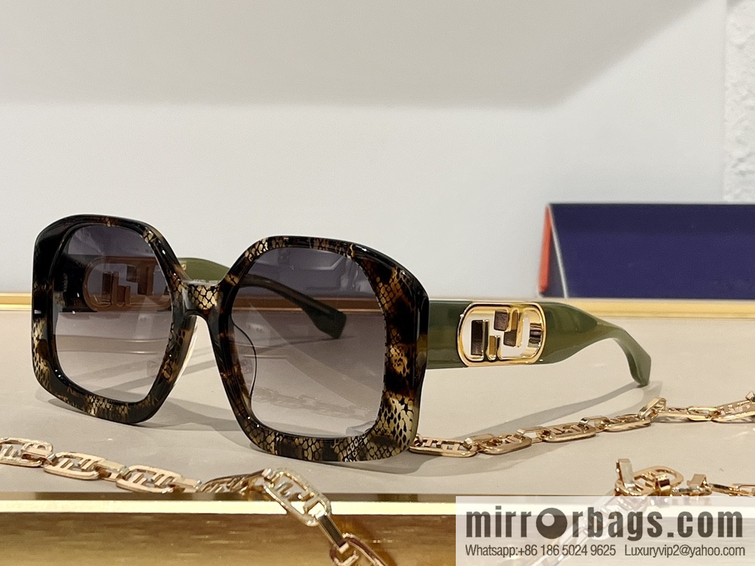 Fendi iconic logo large square sunglasses
