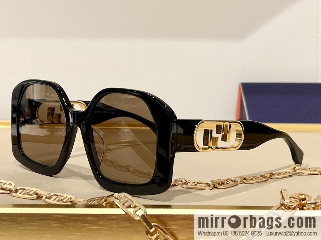 Fendi iconic logo large square sunglasses