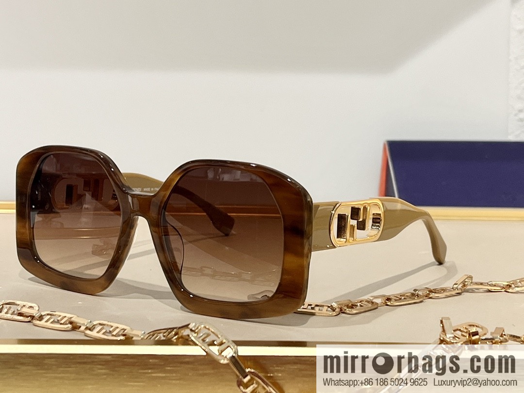 Fendi iconic logo large square sunglasses