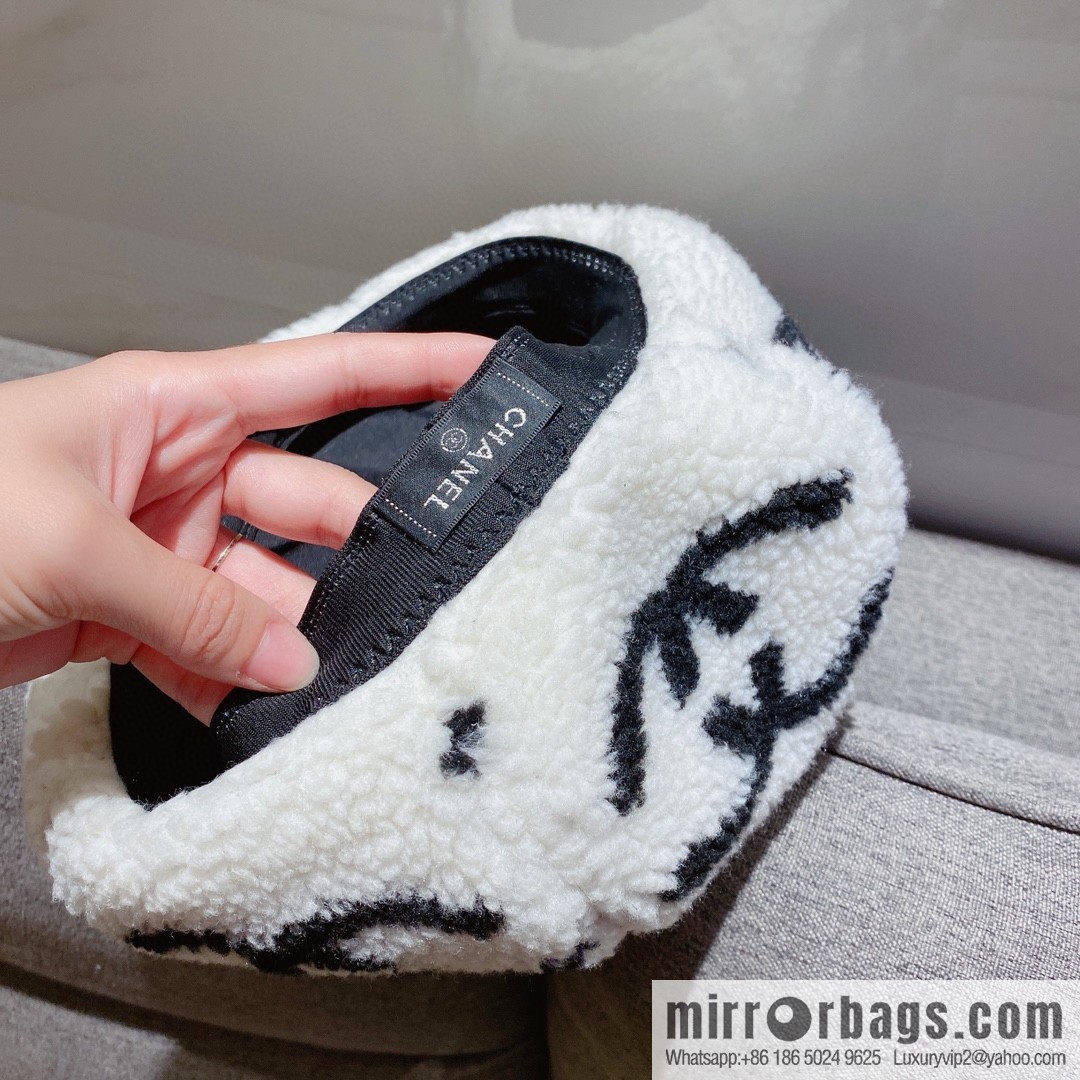 Chanel 2022 autumn and winter new lamb wool beret