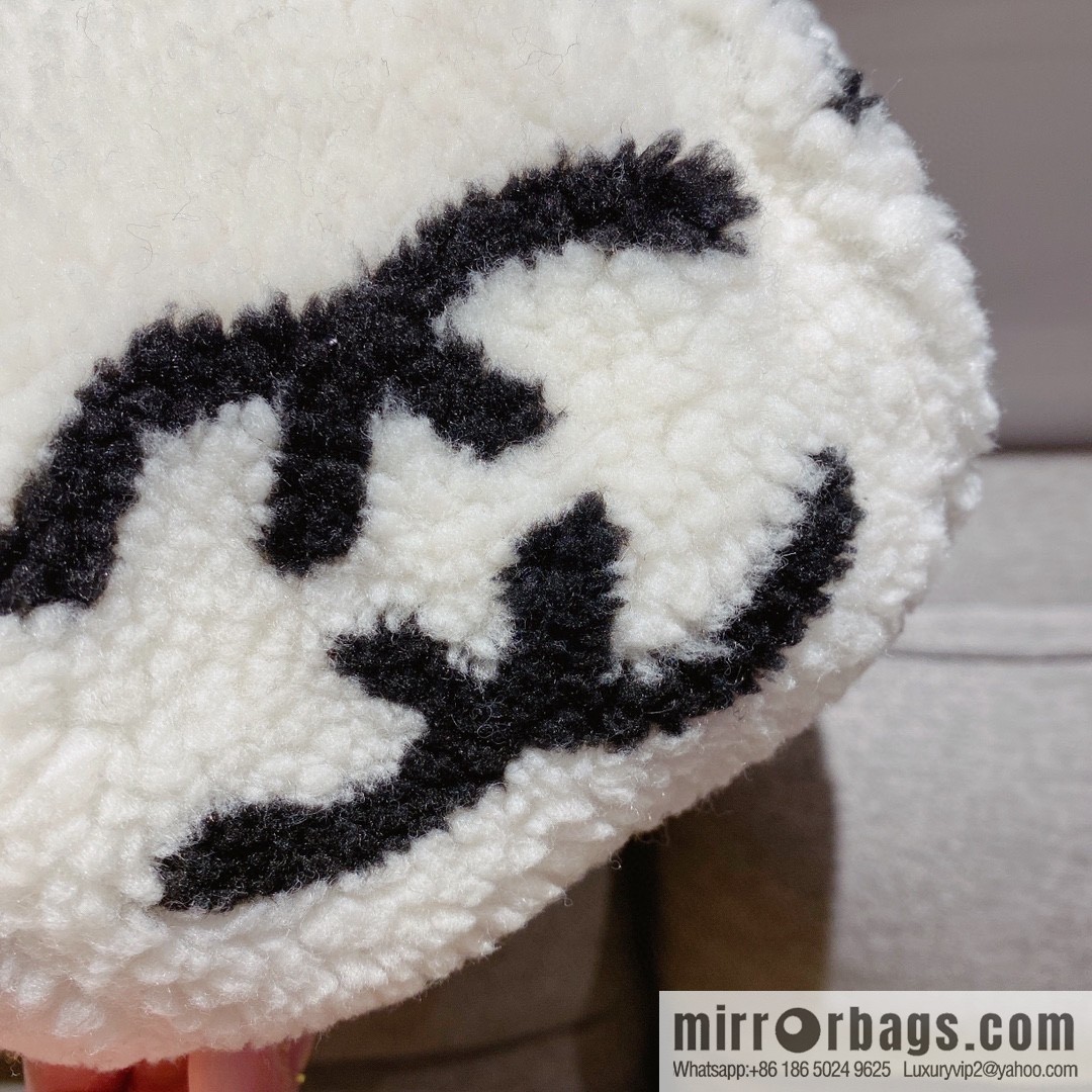 Chanel 2022 autumn and winter new lamb wool beret