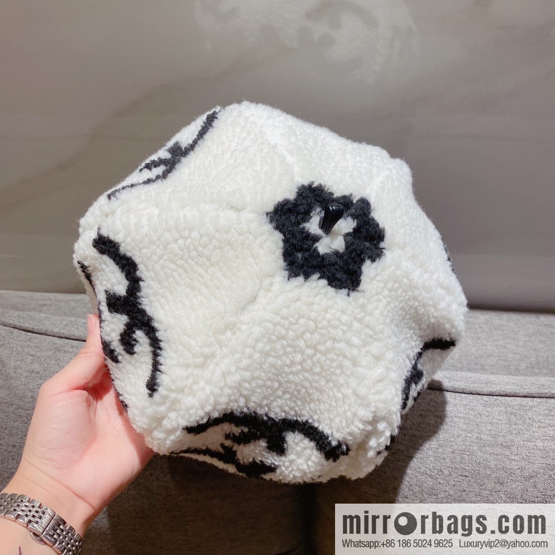 Chanel 2022 autumn and winter new lamb wool beret