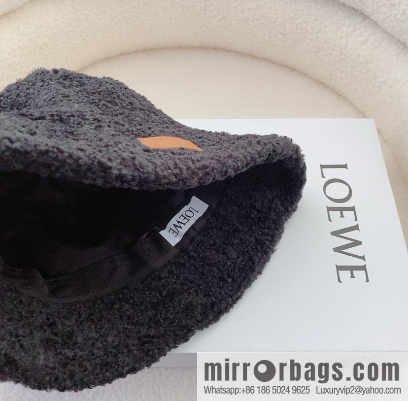LOEWE Luo Yiwei 2022 autumn and winter new lamb wool bucket hat