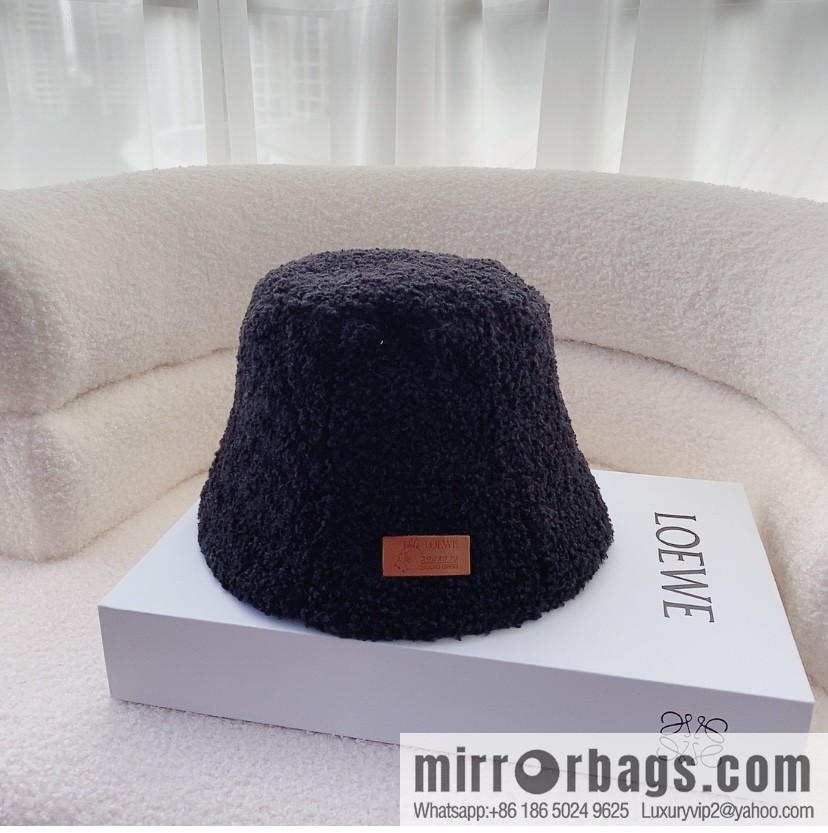 LOEWE Luo Yiwei 2022 autumn and winter new lamb wool bucket hat