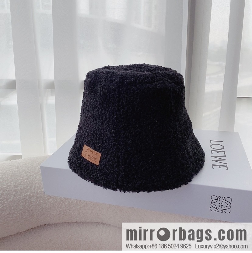 LOEWE Luo Yiwei 2022 autumn and winter new lamb wool bucket hat