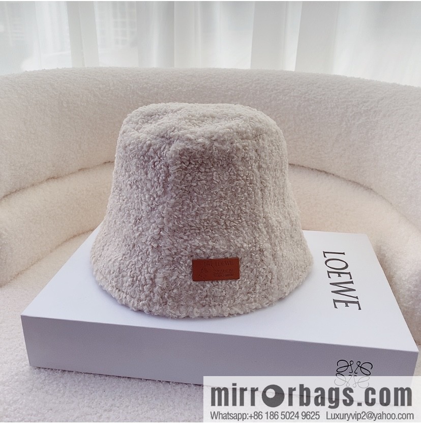 LOEWE Luo Yiwei 2022 autumn and winter new lamb wool bucket hat