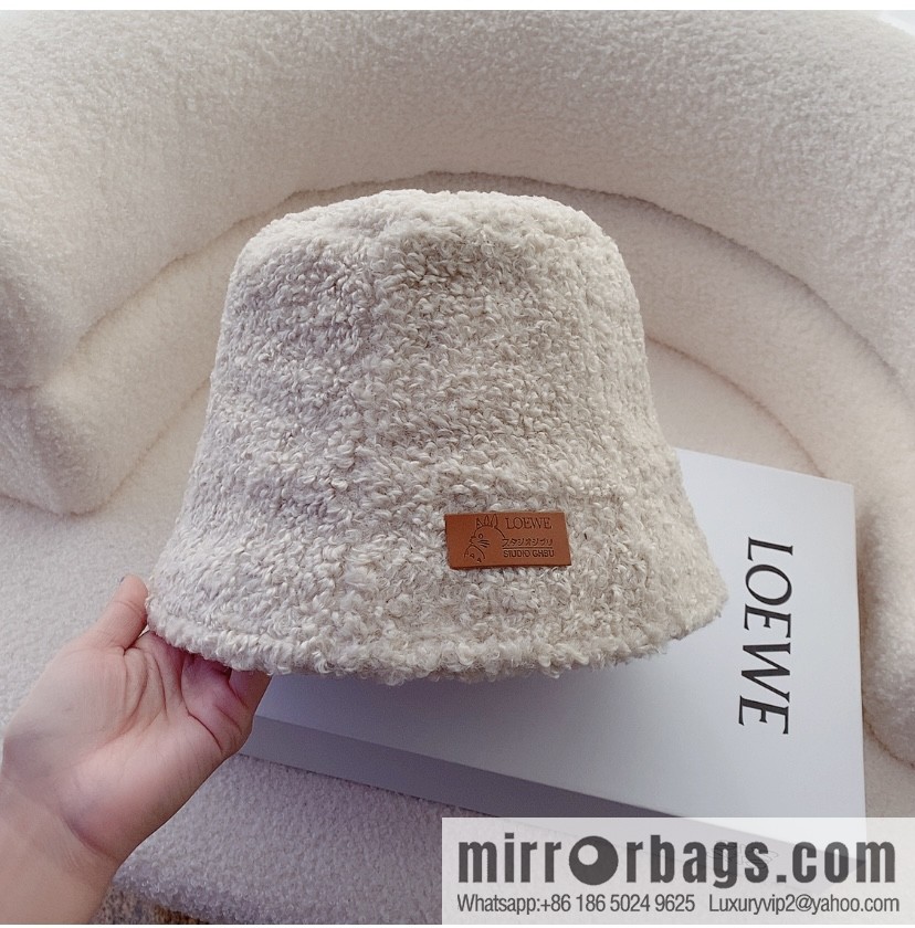 LOEWE Luo Yiwei 2022 autumn and winter new lamb wool bucket hat