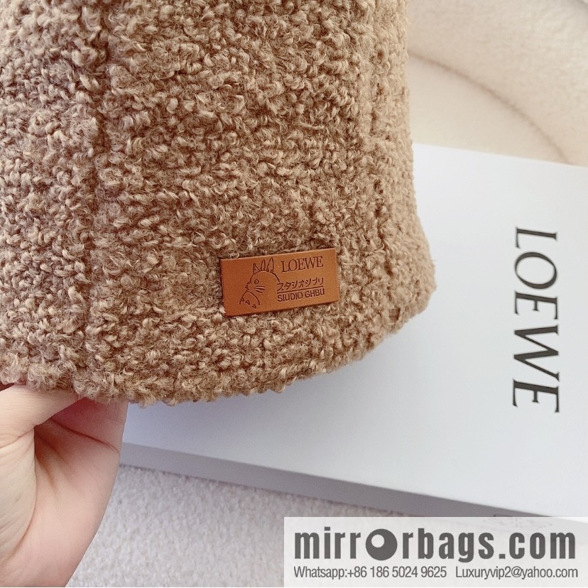 LOEWE Luo Yiwei 2022 autumn and winter new lamb wool bucket hat