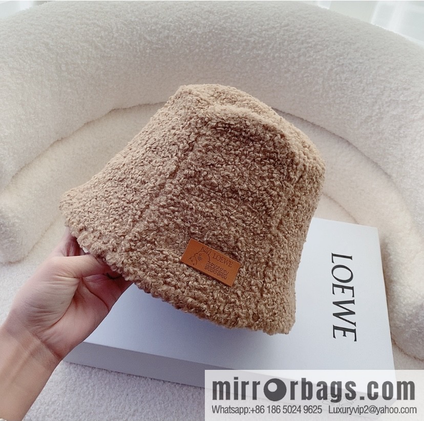 LOEWE Luo Yiwei 2022 autumn and winter new lamb wool bucket hat