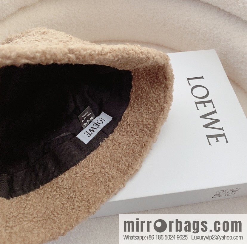 LOEWE Luo Yiwei 2022 autumn and winter new lamb wool bucket hat