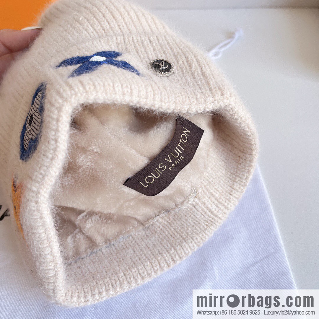 LV Louis Vuitton 2022 autumn and winter new embroidered simple plush wool hat