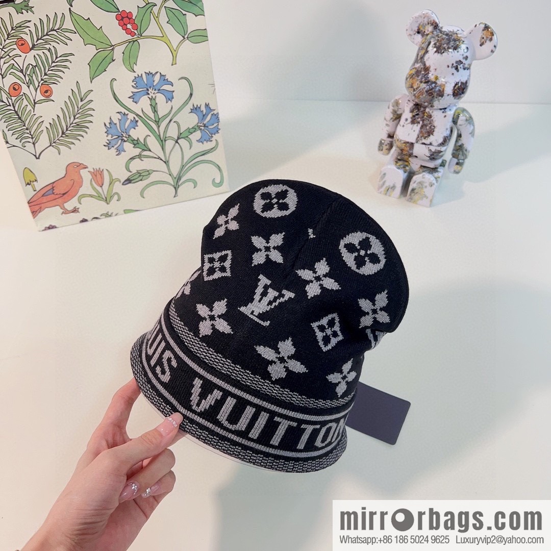 LV Louis Vuitton 2022 autumn and winter new counters synchronized men's and women's knitted wool hats