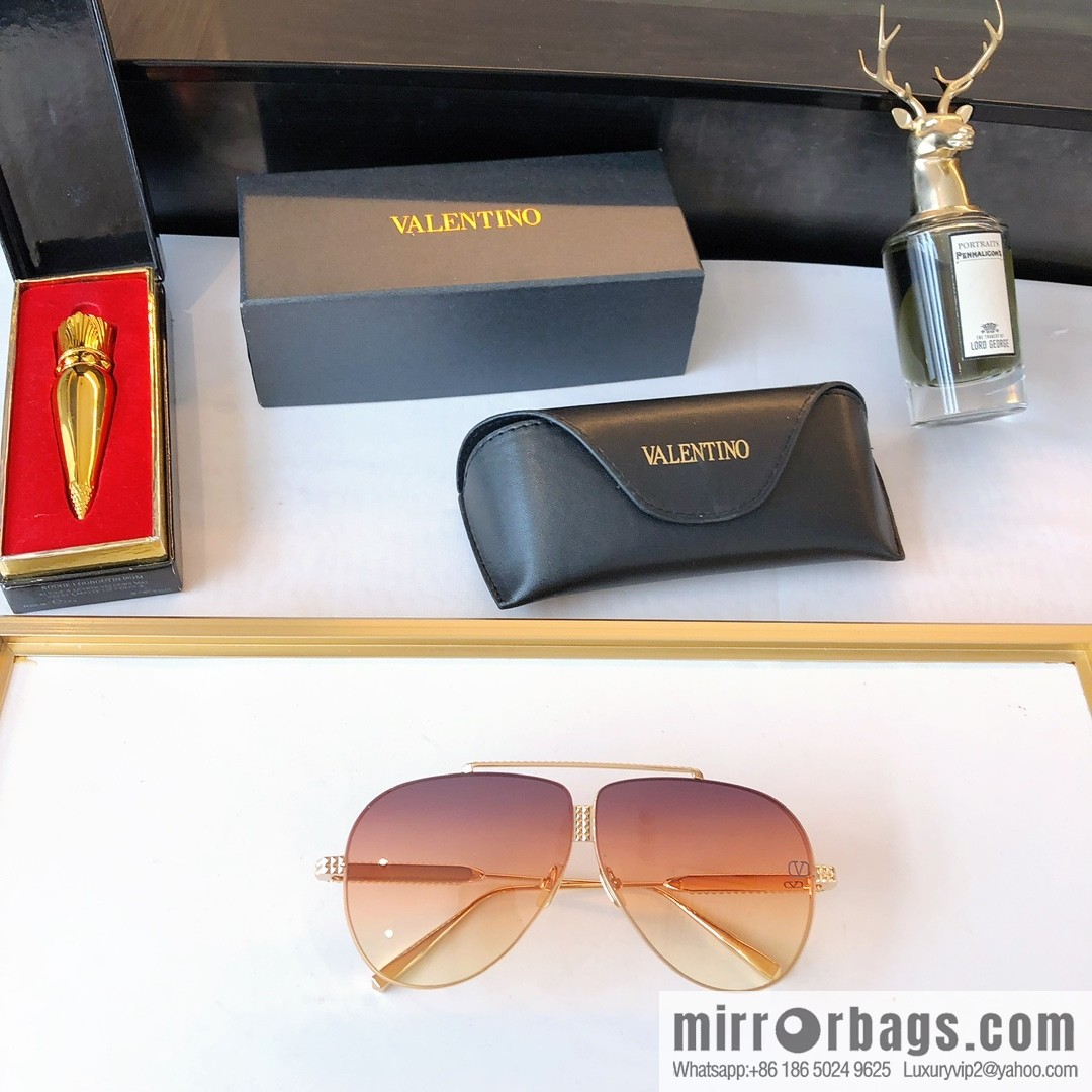 VALENTINO Valentino temple three-sided three-dimensional rivet surround sunglasses